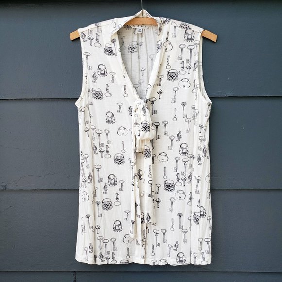 Cabi Keys Please Cream Print Bow Sleeveless Blouse - Picture 2 of 10